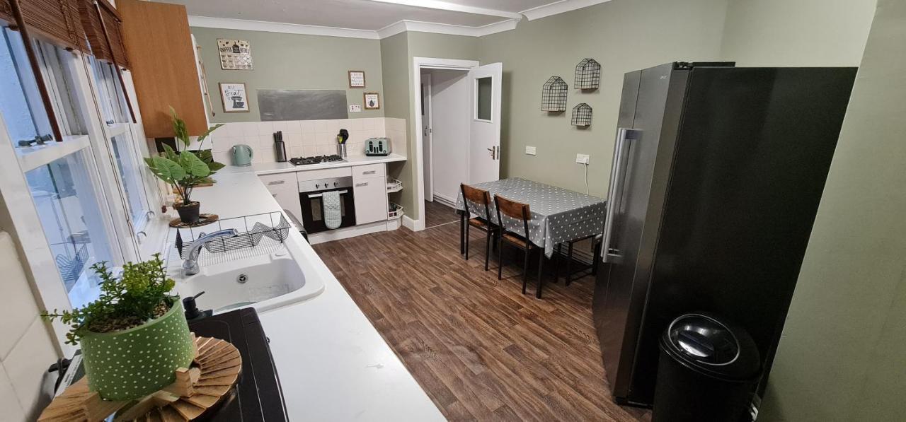 Diamond Harbour - Whole Huge Apartment - Wifi - Beach - Ramsgate Town المظهر الخارجي الصورة